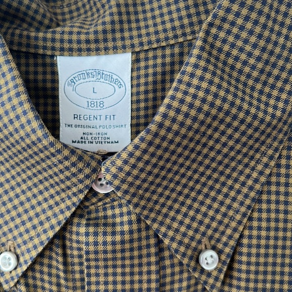 Brooks Brothers Regent Fit Button Down - Picture 2 of 3